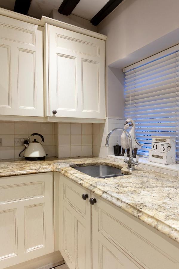 Luxury Eton House, 5 Minute Walk To Windsor Castle Villa Bagian luar foto
